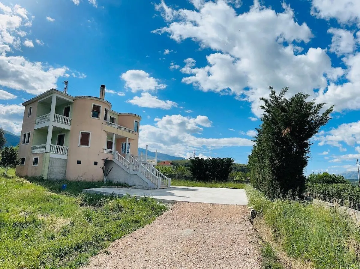 Lazos Villas Gjirokastër